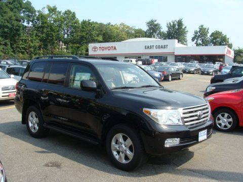 Black Toyota Land Cruiser .  Click to enlarge.