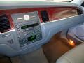 Dashboard of 2004 Lincoln Town Car Signature #33 Dashboard of 2004 Lincoln Town Car Signature #33