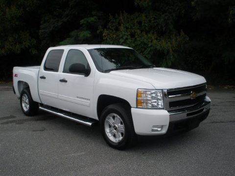 Summit White Chevrolet Silverado 1500 LT Crew Cab.  Click to enlarge.