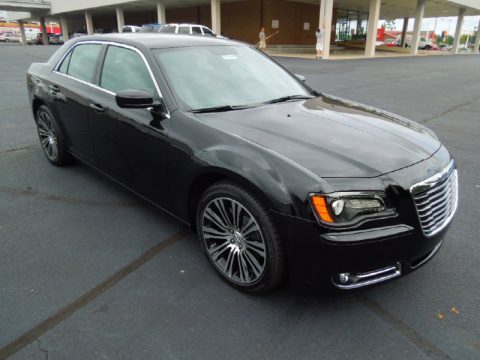 Gloss Black Chrysler 300 S V8.  Click to enlarge.