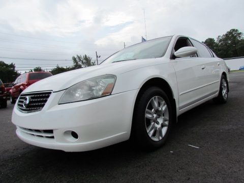 Satin White Pearl Nissan Altima 2.5 S.  Click to enlarge.