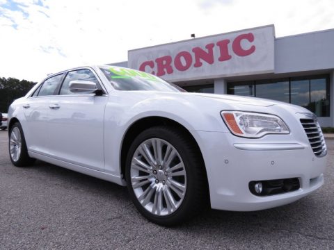 Ivory Tri-Coat Pearl Chrysler 300 C Luxury Series.  Click to enlarge.