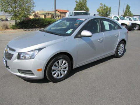 Silver Ice Metallic Chevrolet Cruze LT.  Click to enlarge.