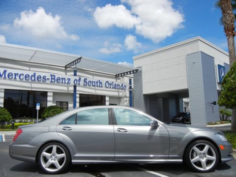 Paladium Silver Metallic Mercedes-Benz S 550 Sedan.  Click to enlarge.