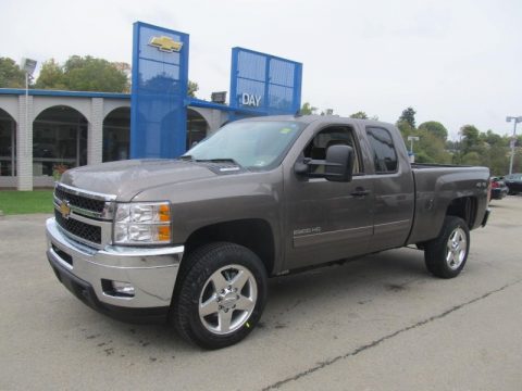 Mocha Steel Metallic Chevrolet Silverado 2500HD LT Extended Cab 4x4.  Click to enlarge.