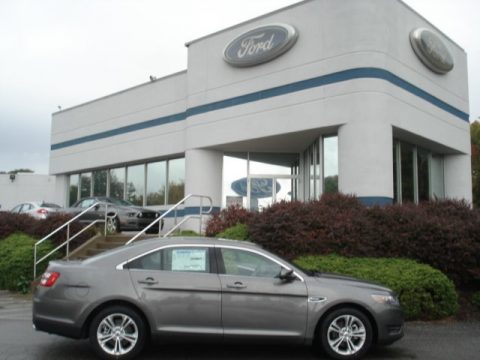 Sterling Gray Metallic Ford Taurus SEL.  Click to enlarge.