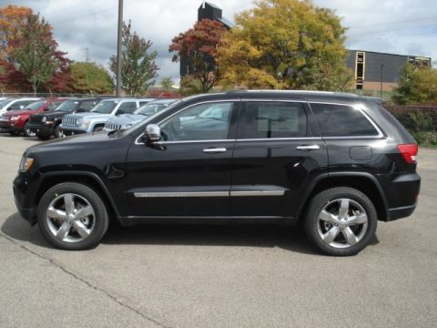 Brilliant Black Crystal Pearl Jeep Grand Cherokee Limited 4x4.  Click to enlarge.