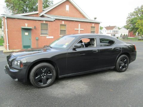 Brilliant Black Crystal Pearl Dodge Charger SE.  Click to enlarge.