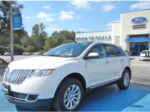 White Platinum Tri-Coat Lincoln MKX FWD.  Click to enlarge.