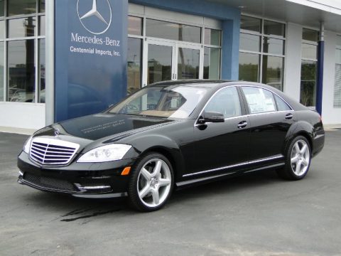 Black Mercedes-Benz S 550 Sedan.  Click to enlarge.
