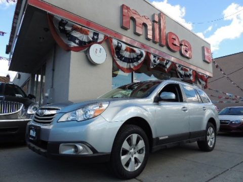 Ice Silver Metallic Subaru Outback 2.5i Premium.  Click to enlarge.