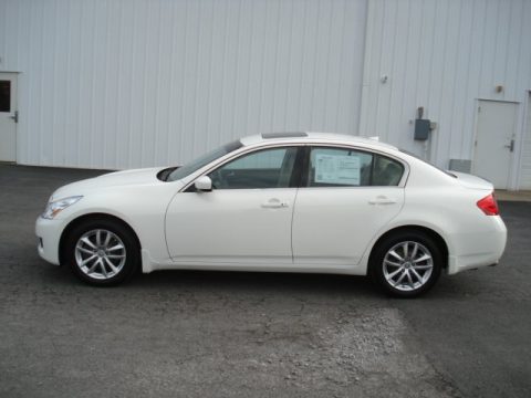 Moonlight White Infiniti G 37 x Sedan.  Click to enlarge.