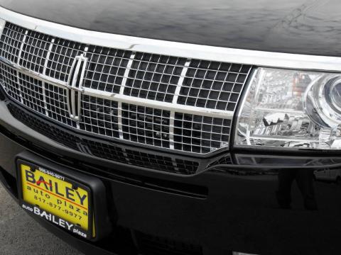 Black Lincoln MKX .  Click to enlarge.