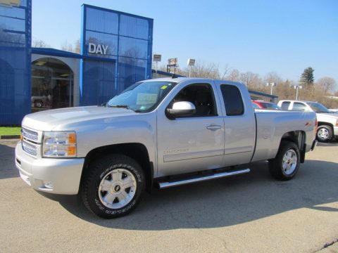 Silver Ice Metallic Chevrolet Silverado 1500 LT Extended Cab 4x4.  Click to enlarge.