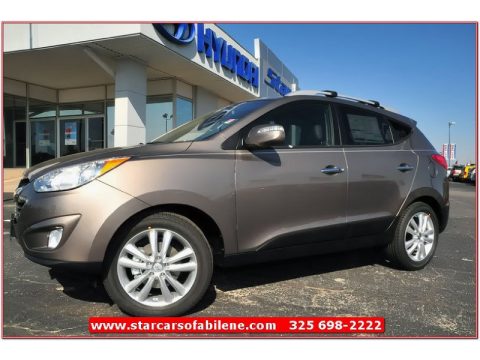Chai Bronze Hyundai Tucson Limited AWD.  Click to enlarge.