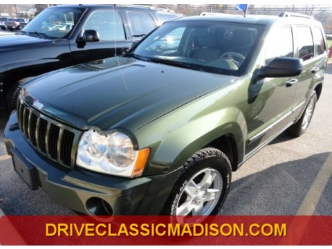 Jeep Green Metallic Jeep Grand Cherokee Laredo 4x4.  Click to enlarge.