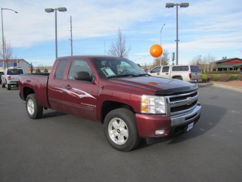 Deep Ruby Red Metallic Chevrolet Silverado 1500 LT Extended Cab 4x4.  Click to enlarge.