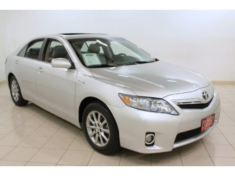 Classic Silver Metallic Toyota Camry Hybrid.  Click to enlarge.
