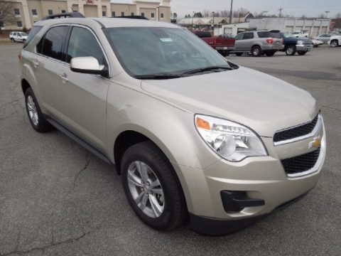 Champagne Silver Metallic Chevrolet Equinox LT.  Click to enlarge.
