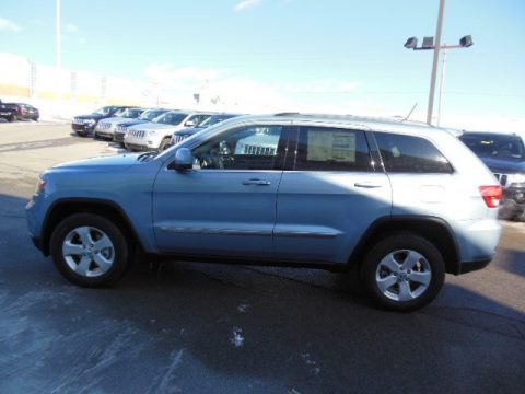 Winter Chill Pearl Jeep Grand Cherokee Laredo X Package 4x4.  Click to enlarge.
