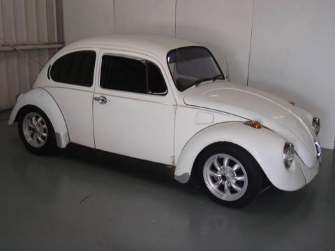 Atlas White 1974 Volkswagen Beetle Coupe with Black interior