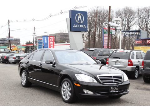 Black Mercedes-Benz S 550 4Matic Sedan.  Click to enlarge.