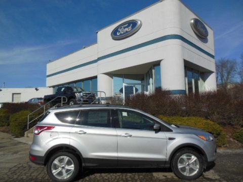 Ingot Silver Metallic Ford Escape SE 1.6L EcoBoost 4WD.  Click to enlarge.