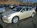 Front 3/4 View of 2013 Lexus ES 350 #8