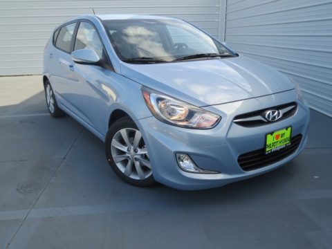Clearwater Blue Hyundai Accent SE 5 Door.  Click to enlarge.