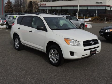 Super White Toyota RAV4 I4 4WD.  Click to enlarge.