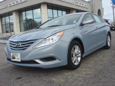 Iridescent Silver Blue Metallic Hyundai Sonata GLS.  Click to enlarge.