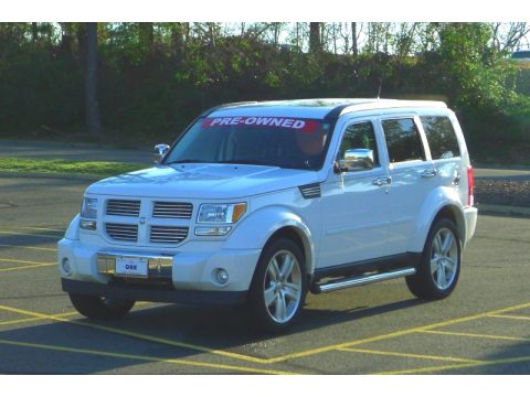 Bright White Dodge Nitro Heat.  Click to enlarge.