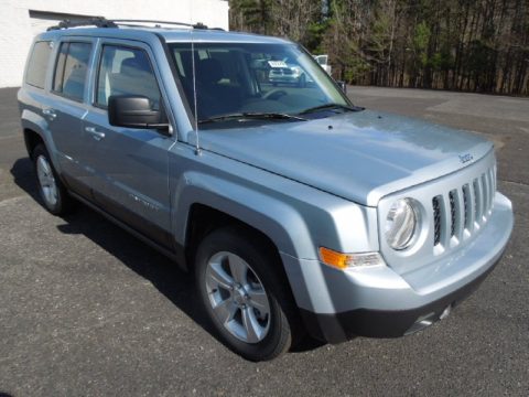 Winter Chill Pearl Jeep Patriot Latitude.  Click to enlarge.