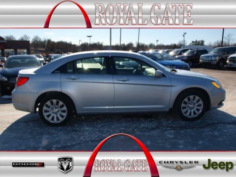 Bright Silver Metallic Chrysler 200 LX Sedan.  Click to enlarge.
