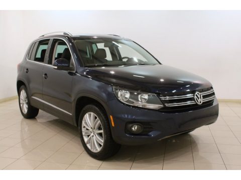Night Blue Metallic Volkswagen Tiguan SE 4Motion.  Click to enlarge.