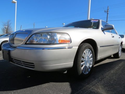 Silver Birch Metallic Lincoln Town Car Executive.  Click to enlarge.