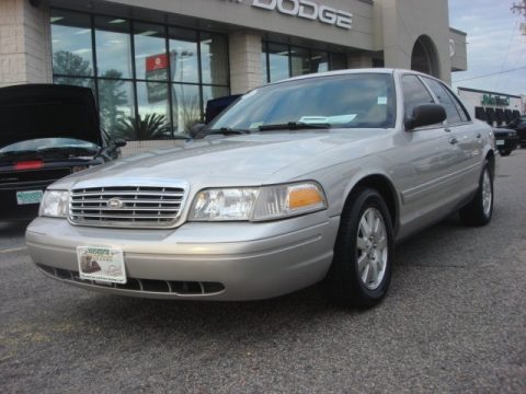 Silver Birch Metallic Ford Crown Victoria LX.  Click to enlarge.