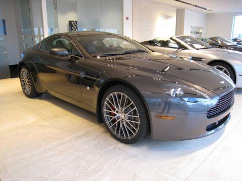 Aston Martin Vantage 2009. Meteorite Silver 2009 Aston