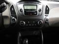 Controls of 2010 Hyundai Tucson GLS AWD #21