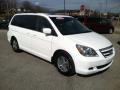 Front 3/4 View of 2006 Honda Odyssey EX-L #5