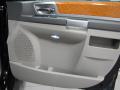 2010 Town & Country Limited #18