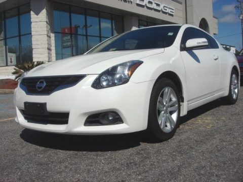 Winter Frost White Nissan Altima 2.5 S Coupe.  Click to enlarge.