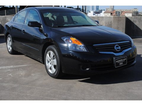 Super Black Nissan Altima 2.5 S.  Click to enlarge.