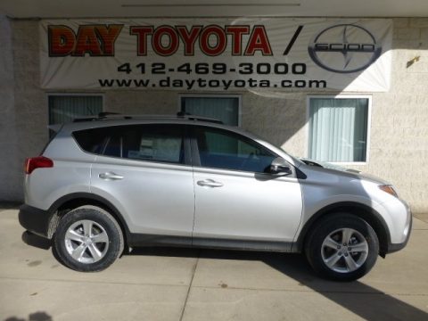 Classic Silver Metallic Toyota RAV4 XLE AWD.  Click to enlarge.