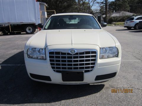 Cool Vanilla Chrysler 300 .  Click to enlarge.