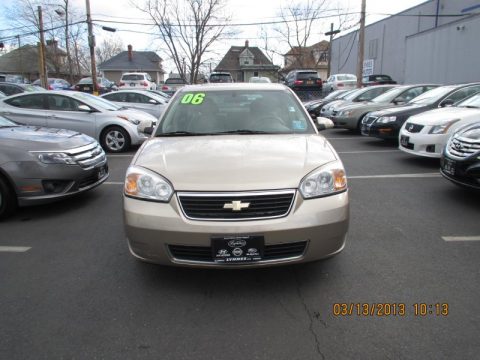 Sandstone Metallic Chevrolet Malibu Maxx LT Wagon.  Click to enlarge.