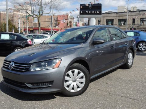 Platinum Gray Metallic Volkswagen Passat 2.5L S.  Click to enlarge.