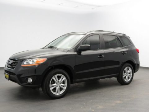 Phantom Black Metallic Hyundai Santa Fe SE.  Click to enlarge.