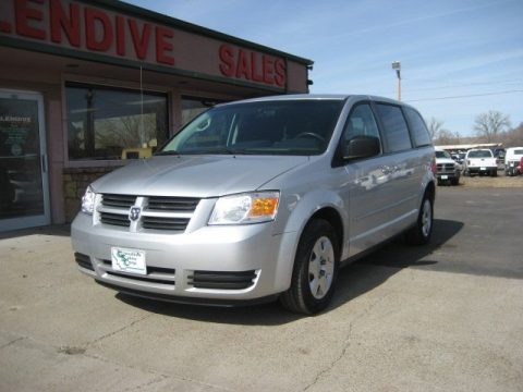 Bright Silver Metallic Dodge Grand Caravan SE.  Click to enlarge.