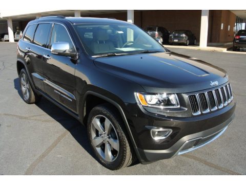 Brilliant Black Crystal Pearl Jeep Grand Cherokee Limited.  Click to enlarge.